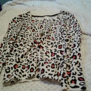 White and black spotted sweater